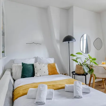 Nice And Authentic 2 Flat - Heart Of 11 Apartament *