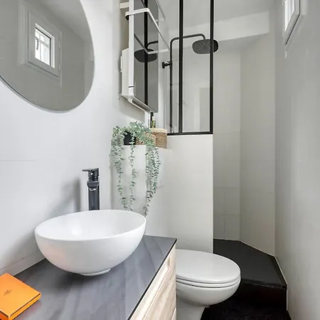 Appartement Nice And Authentic 2 Flat - Heart Of 11 *