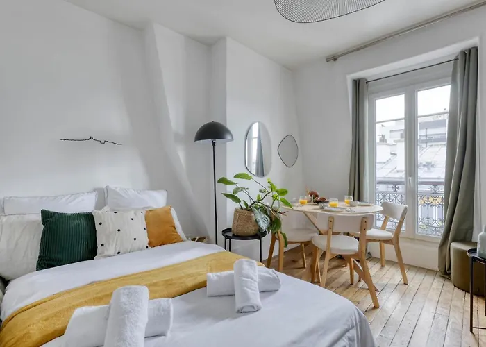 Nice And Authentic 2 Flat - Heart Of 11 Apartment