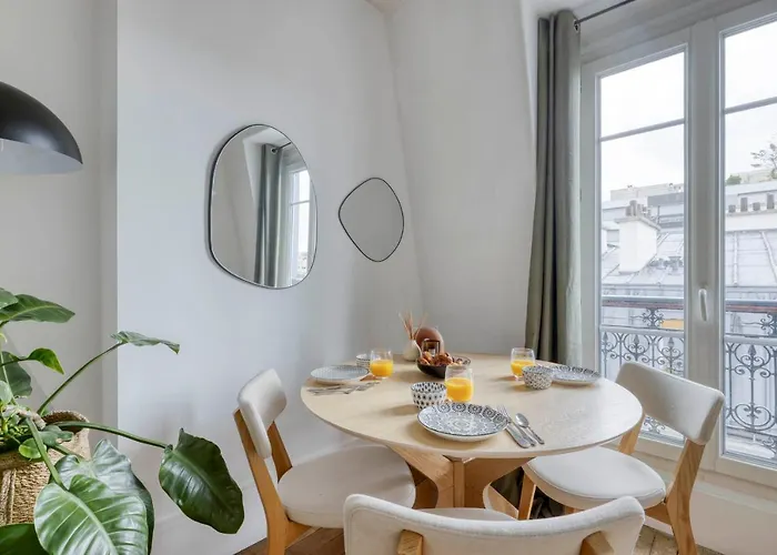 Nice And Authentic 2 Flat - Heart Of 11 アパート